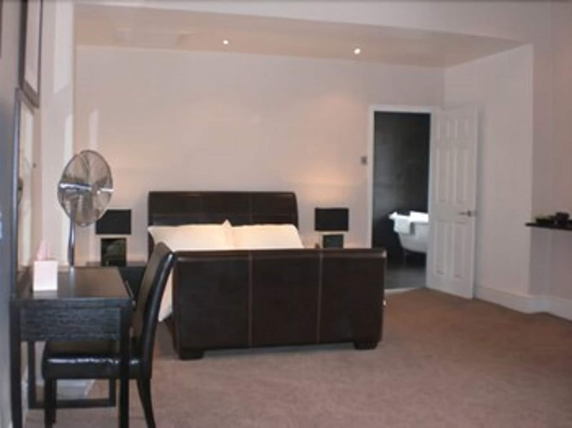 The Amblehurst Hotel Sale Bilik gambar