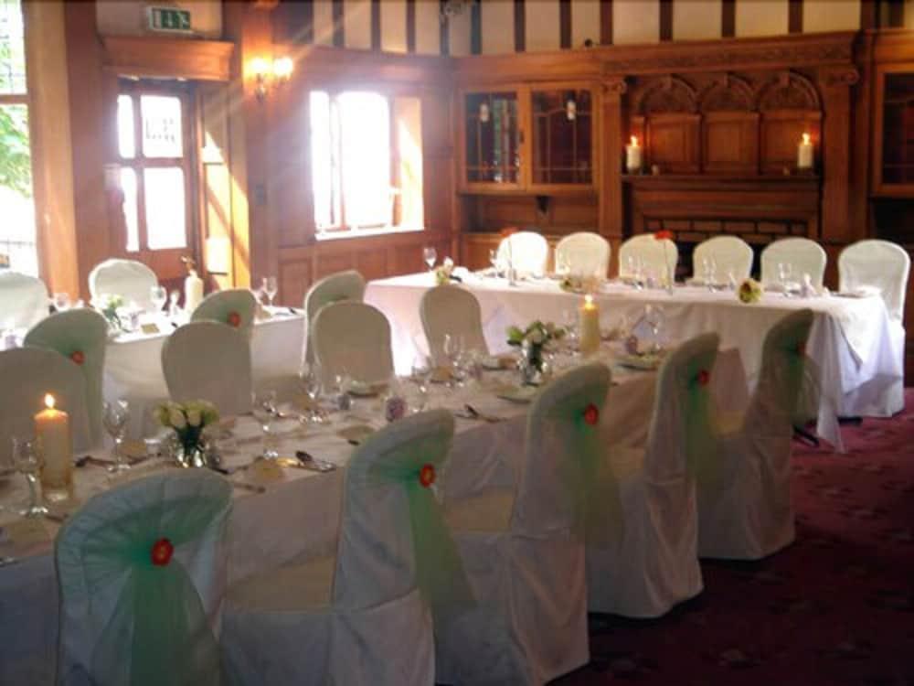 The Amblehurst Hotel Sale Restoran gambar